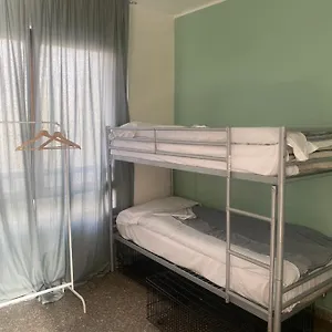  Hostel Mrhostel Włochy